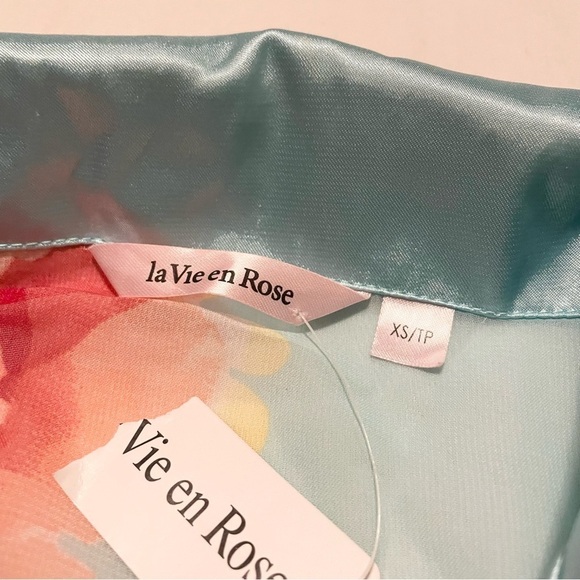 La Vie En Rose Floral Satin Button-Up Blouse Size XS - Picture 4 of 16